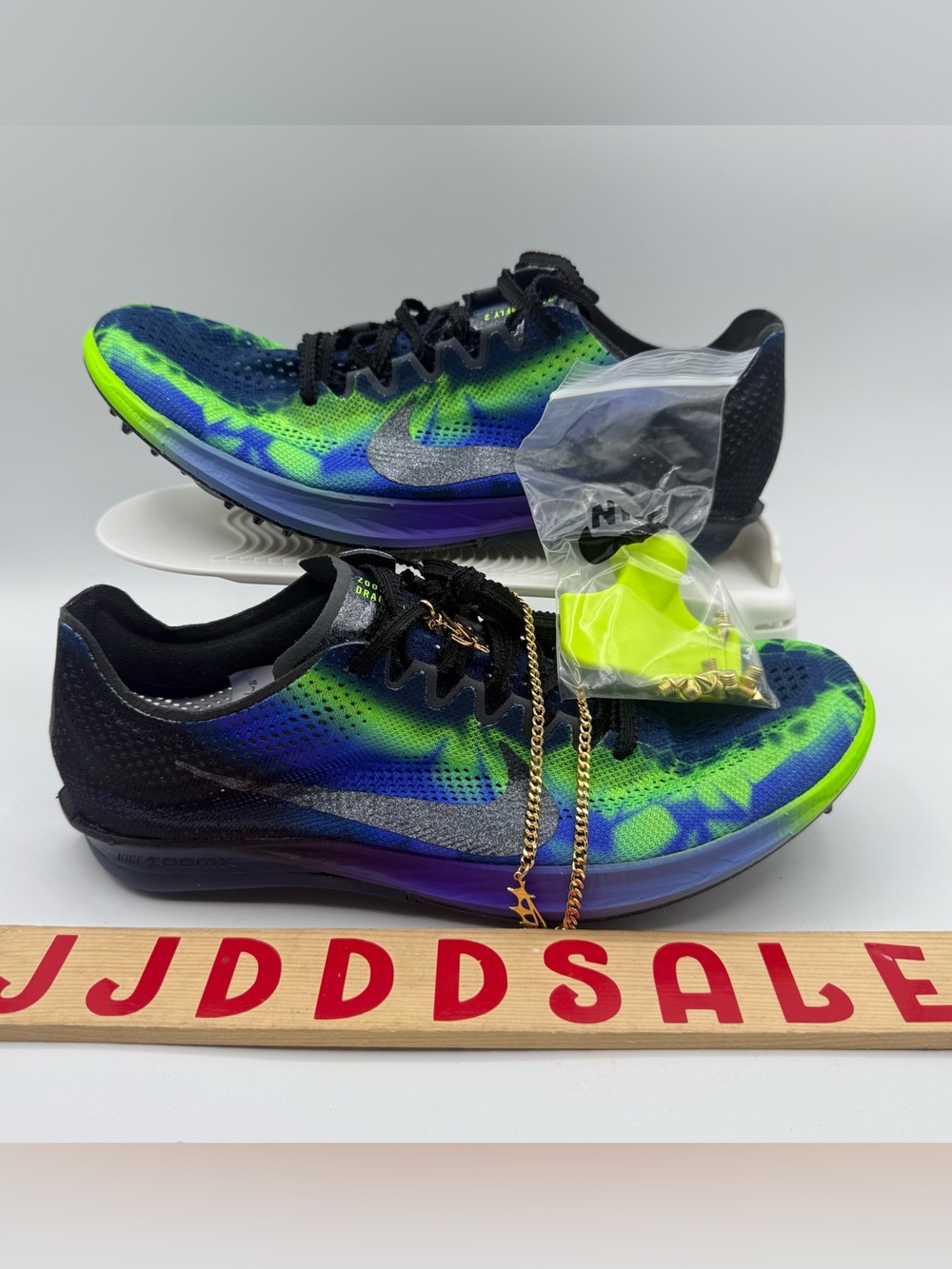 Nike ZoomX Dragonfly 2 Glam Purple Green IM9131-500 Mens Sz 7 / Womens Sz 8.5